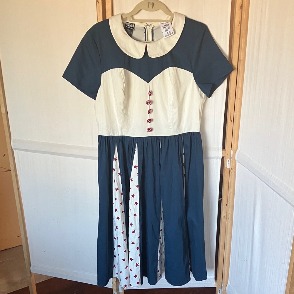 Her Universe Disney Parks Collection Captain America Dress.  Size Large